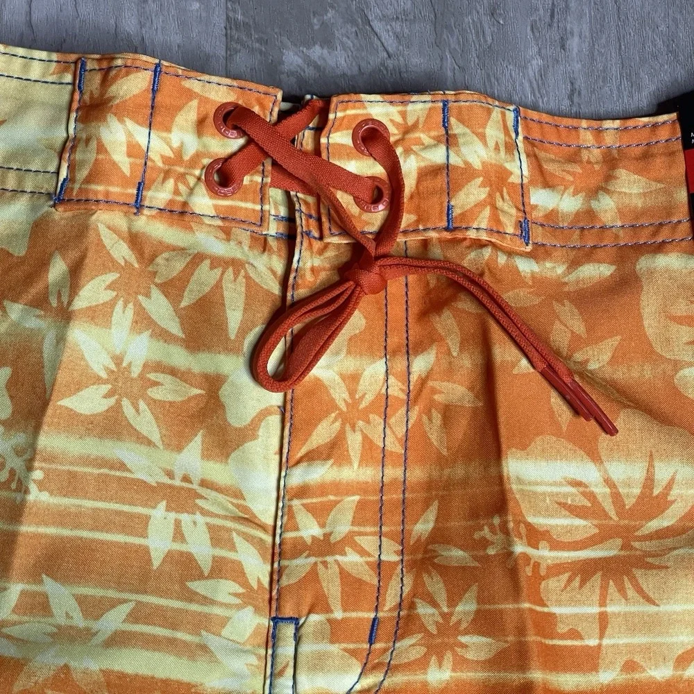 Speedo Swim trunks Size Medium 4-Way‎ Comfort Stretch UPF 50+ Z-353